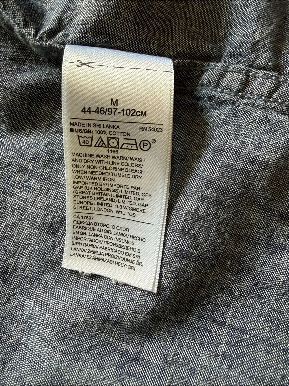 Banana Republic Men's Size Medium Short -Sleeve Button-Down Shirt in Denim Blue